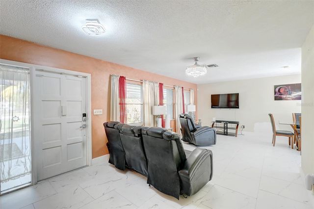 1678 COUNTRY CLUB PARKWAY, Lehigh Acres, FL 33936