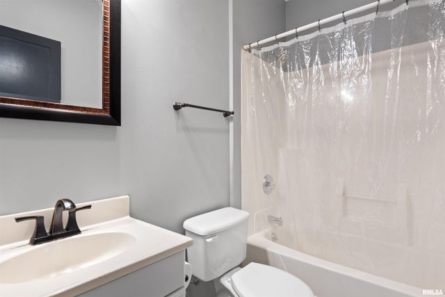 3420 S 4TH Street, Springfield, IL 62703