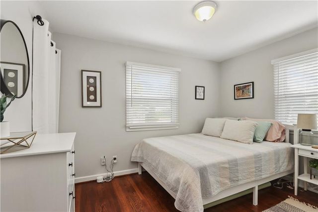 8906 W 99th Terrace, Overland Park, KS 66212