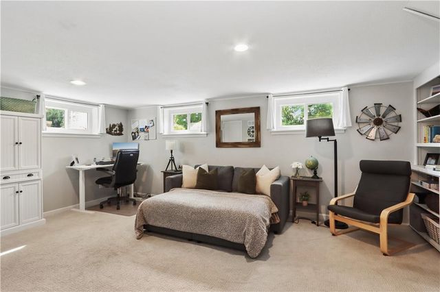 8906 W 99th Terrace, Overland Park, KS 66212