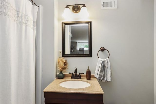 8906 W 99th Terrace, Overland Park, KS 66212