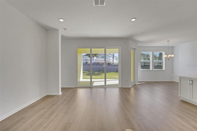 1025 FIESTA KEY CIRCLE, Lady Lake, FL 32159