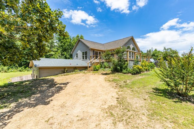 424 Charles McClearen Rd, Hohenwald, TN 38462