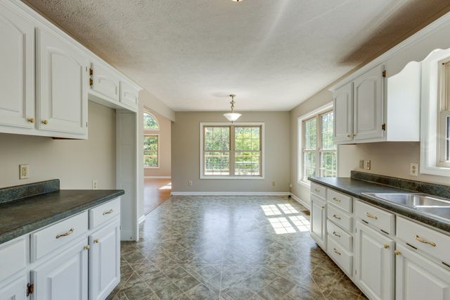 424 Charles McClearen Rd, Hohenwald, TN 38462