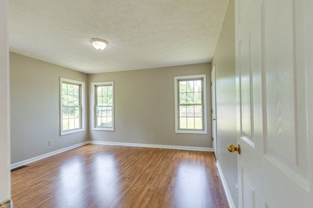424 Charles McClearen Rd, Hohenwald, TN 38462
