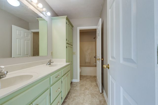 424 Charles McClearen Rd, Hohenwald, TN 38462