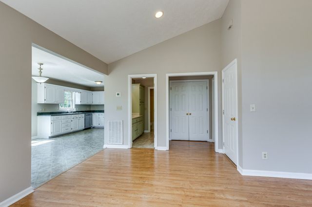 424 Charles McClearen Rd, Hohenwald, TN 38462