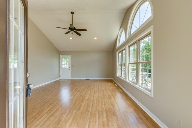 424 Charles McClearen Rd, Hohenwald, TN 38462