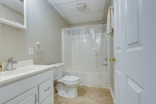 424 Charles McClearen Rd, Hohenwald, TN 38462