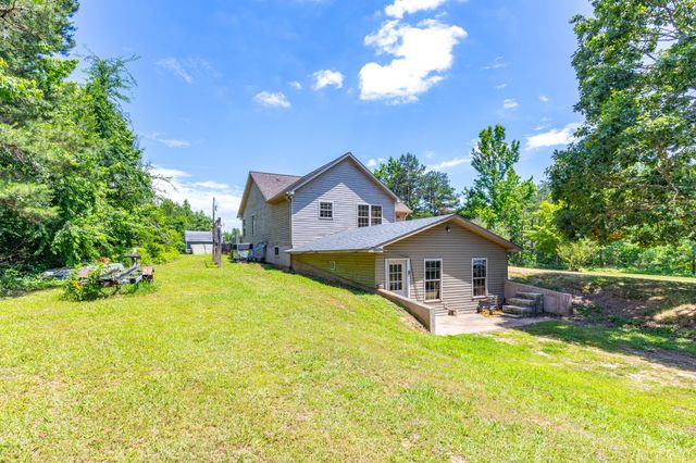 424 Charles McClearen Rd, Hohenwald, TN 38462