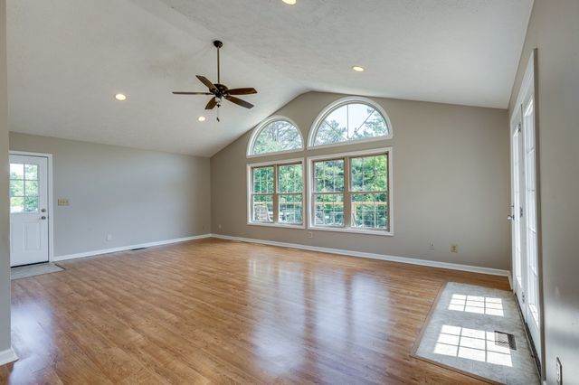 424 Charles McClearen Rd, Hohenwald, TN 38462