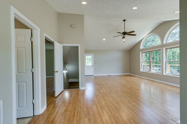 424 Charles McClearen Rd, Hohenwald, TN 38462