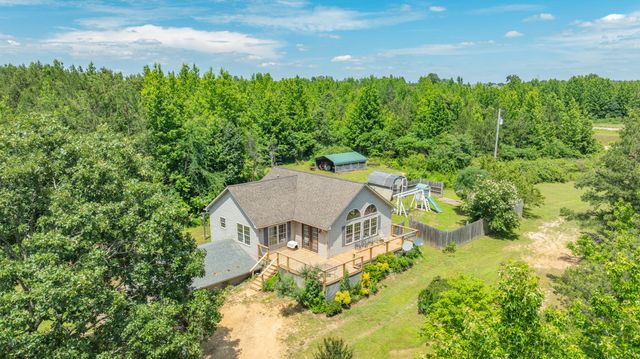 424 Charles McClearen Rd, Hohenwald, TN 38462