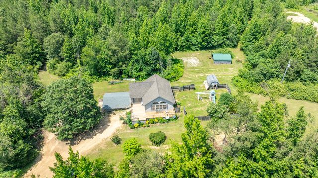 424 Charles McClearen Rd, Hohenwald, TN 38462