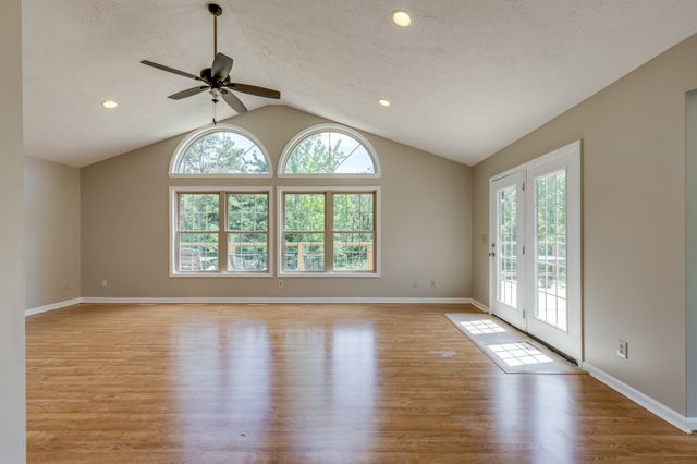 424 Charles McClearen Rd, Hohenwald, TN 38462