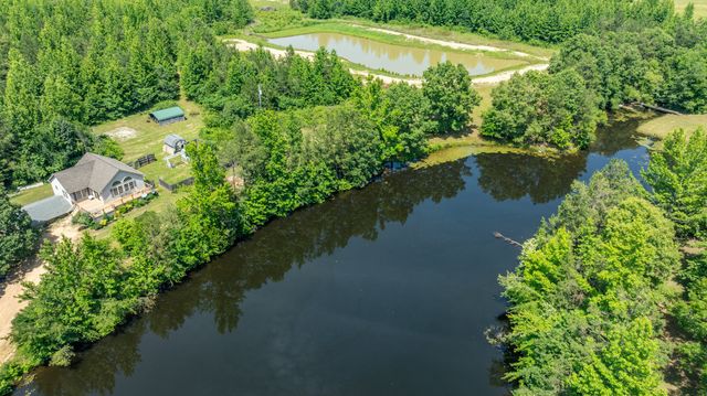424 Charles McClearen Rd, Hohenwald, TN 38462