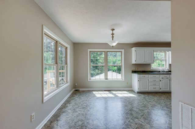 424 Charles McClearen Rd, Hohenwald, TN 38462