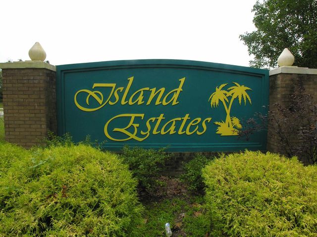 85 Palm Drive, Huntington, WV 25705