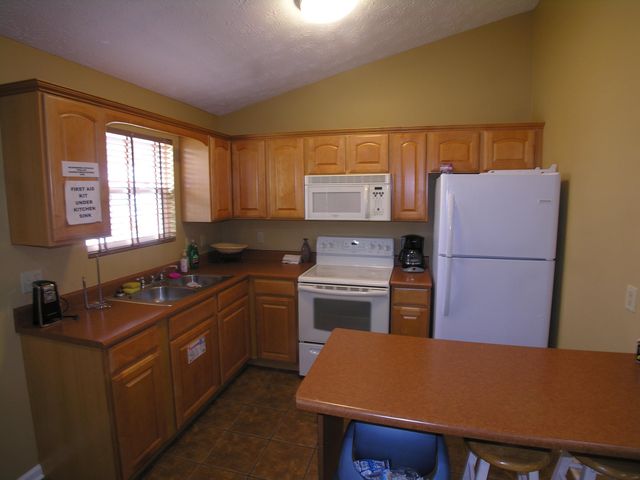 85 Palm Drive, Huntington, WV 25705