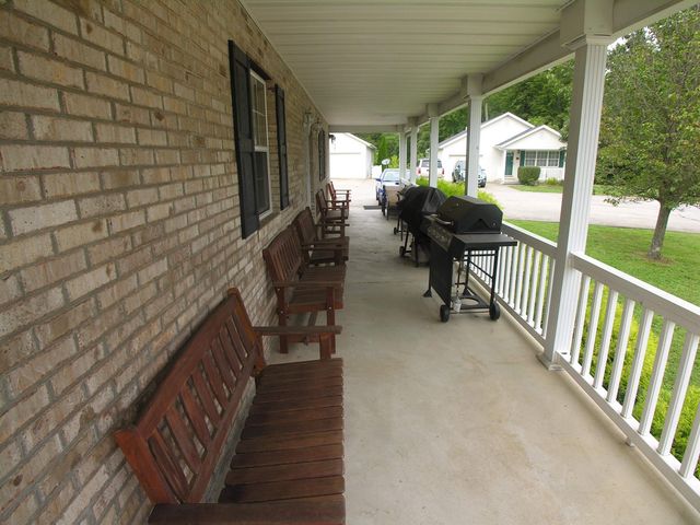 85 Palm Drive, Huntington, WV 25705