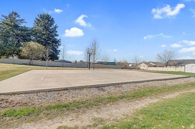 215 E 200 N, Providence, UT 84332