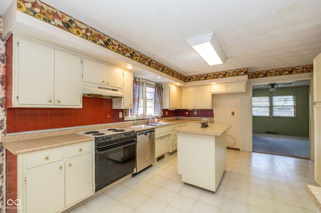 1407 Miami Court N, Plainfield, IN 46168