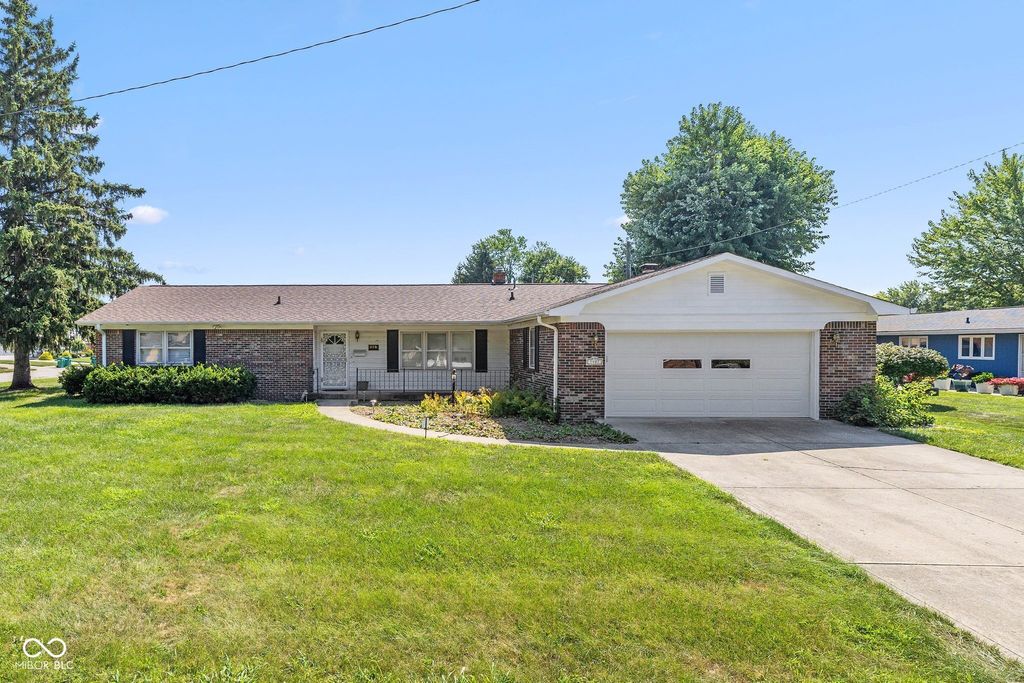 1407 Miami Court N, Plainfield, IN 46168