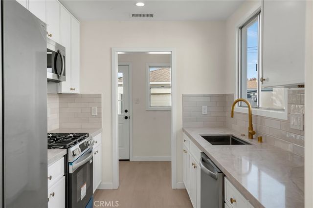 2729 Greentop Street, Lakewood, CA 90712