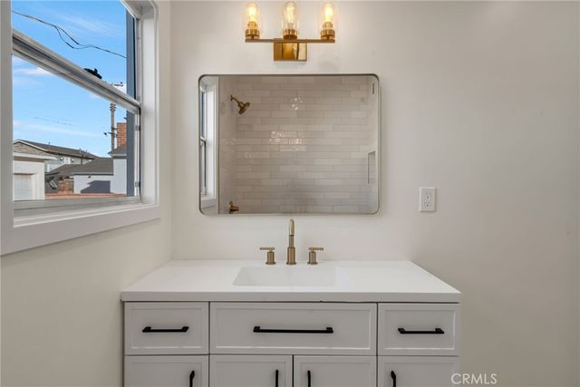 2729 Greentop Street, Lakewood, CA 90712