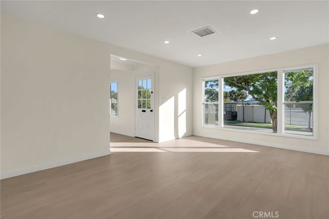 2729 Greentop Street, Lakewood, CA 90712