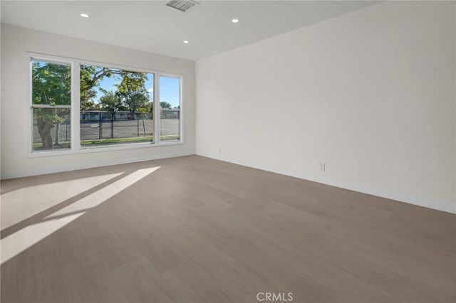 2729 Greentop Street, Lakewood, CA 90712