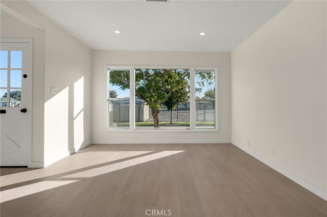 2729 Greentop Street, Lakewood, CA 90712