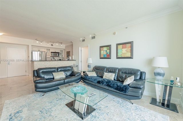 325 S BISCAYNE BLVD 4222, Miami, FL 33131