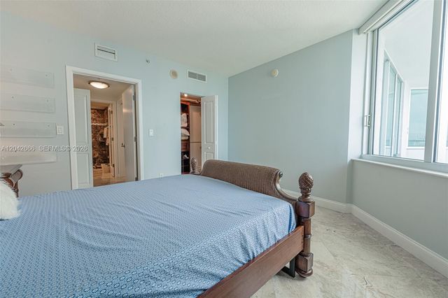 325 S BISCAYNE BLVD 4222, Miami, FL 33131