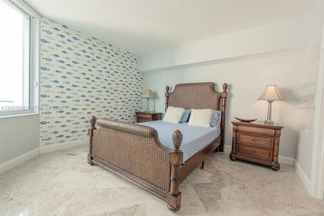 325 S BISCAYNE BLVD 4222, Miami, FL 33131