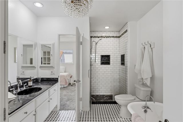 10030 Owensmouth 67, Chatsworth, CA 91311