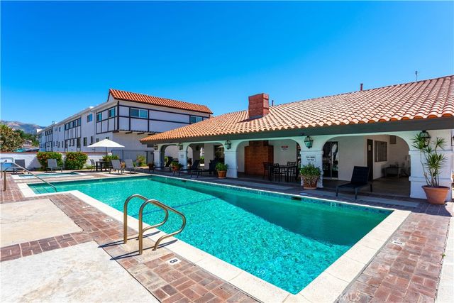 10030 Owensmouth 67, Chatsworth, CA 91311