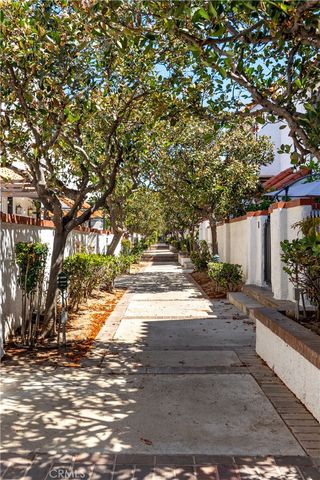 10030 Owensmouth 67, Chatsworth, CA 91311