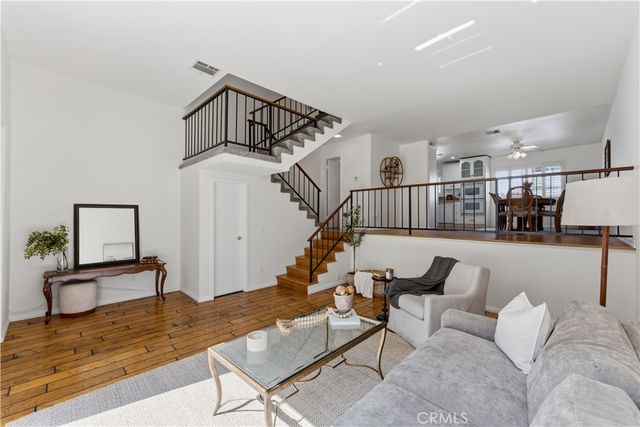 10030 Owensmouth 67, Chatsworth, CA 91311
