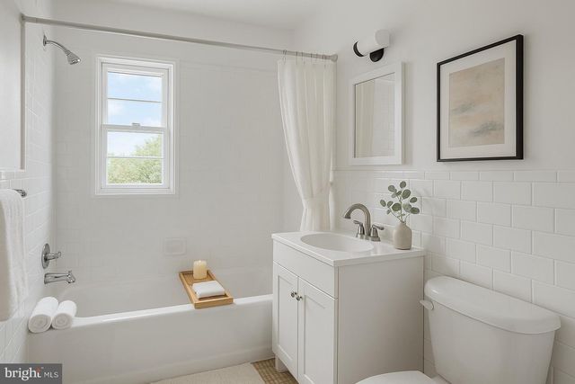 2103 FORT DAVIS ST SE #A, Washington, DC 20020