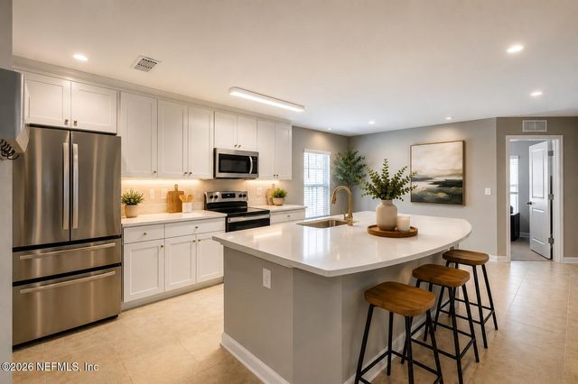 12563 CREEKSIDE MANOR Drive, Jacksonville, FL 32218