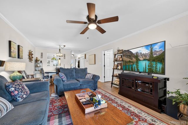 21 Magnolia Lane, Warwick, NY 10990