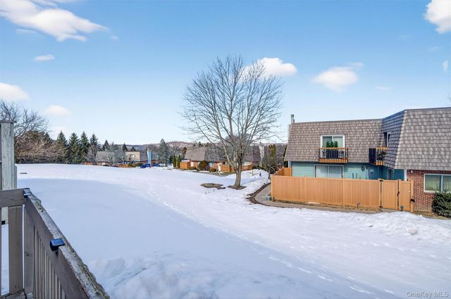 21 Magnolia Lane, Warwick, NY 10990