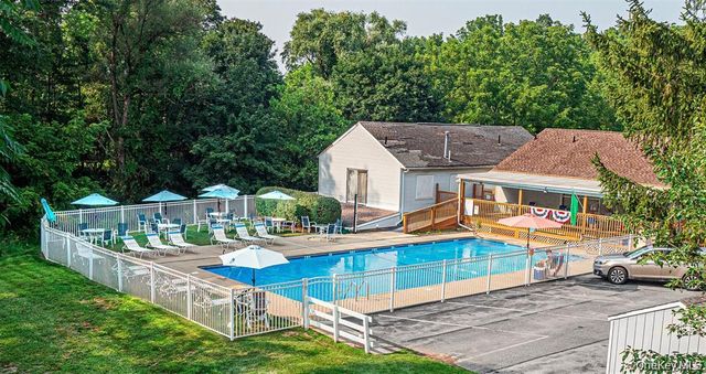 21 Magnolia Lane, Warwick, NY 10990