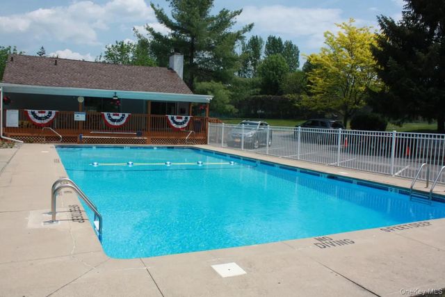 21 Magnolia Lane, Warwick, NY 10990