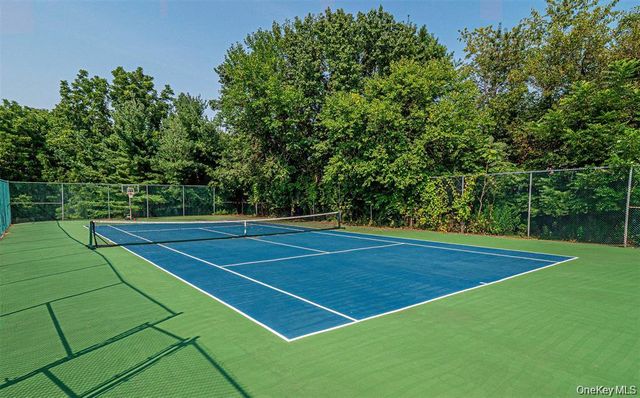 21 Magnolia Lane, Warwick, NY 10990