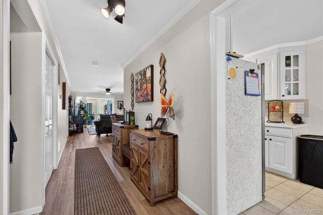 21 Magnolia Lane, Warwick, NY 10990