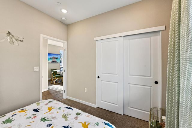 6433 Ventris Walk, Sacramento, CA 95823