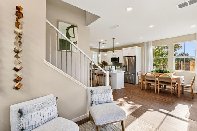 6433 Ventris Walk, Sacramento, CA 95823