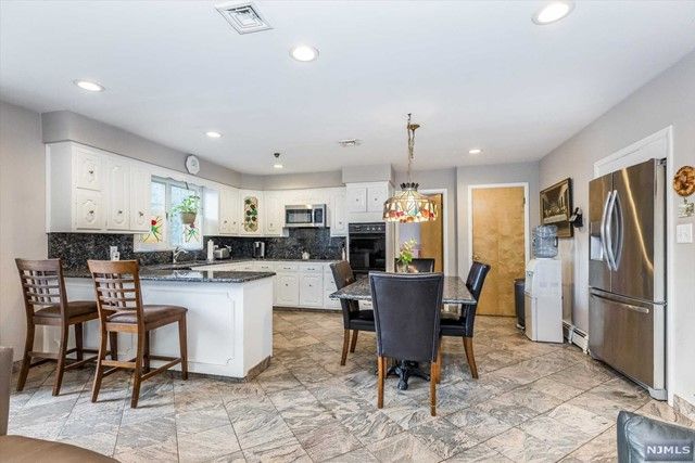 118 Country Lane, Clifton, NJ 07013